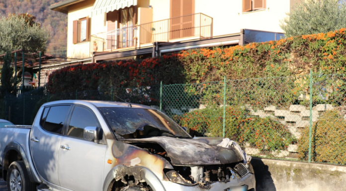 Airuno, auto incendiate: “Indagini ancora in corso”. Al via il controllo di vicinato