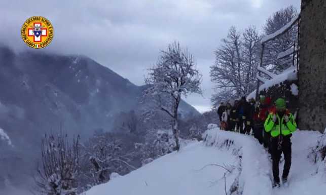 Premana. Cade e si fa male in un alpeggio, soccorso un ragazzino