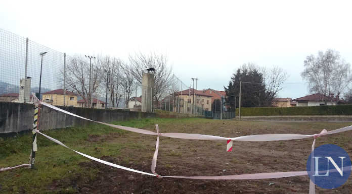 Merate, parcheggi nel campo vicino alle scuole: c’è l’accordo con il privato