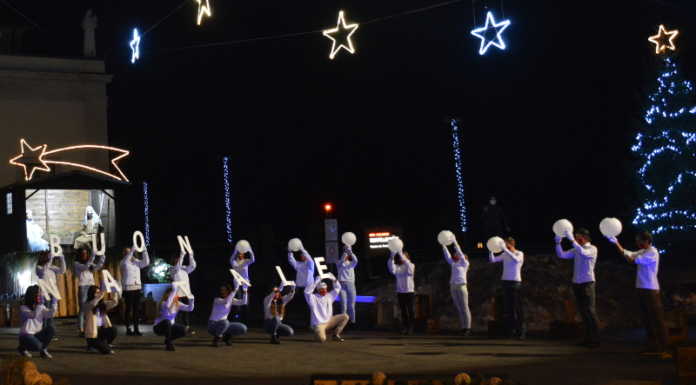 Gli originali auguri dei giovani di Premana sulle note di Jerusalema (VIDEO)