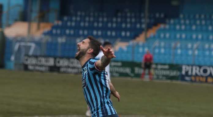 Calcio Serie C. Contro la Pro Vercelli il Lecco ritrova i tre punti e il sorriso L'esultanza di Capogna dopo il gol del vantaggio (credit foto Calcio Lecco 1912)
