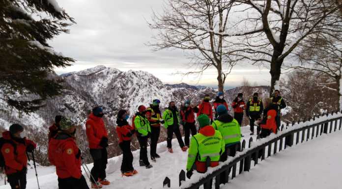 Esercitazione su valanga per i volontari del Soccorso Alpino Stazione di Lecco
