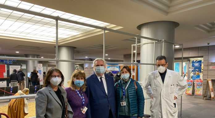 Ospedale, il Natale arriva anche in Pediatria grazie a Rotary e Rotaract