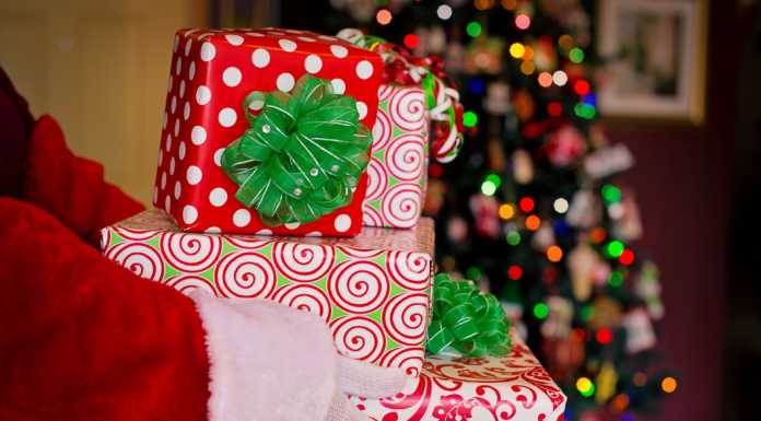 Casargo, Babbo Natale arriva in paese e incontra bimbi e famiglie