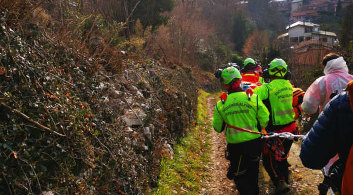 Canzo, 80enne si sente male durante una passeggiata, soccorso