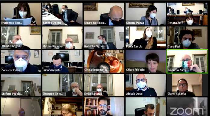 Consiglio comunale da guinness e discussione ‘morta’ sul regolamento funerario