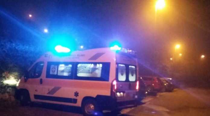 Robbiate, dimentica di tirare il freno a mano, investito dal proprio mezzo