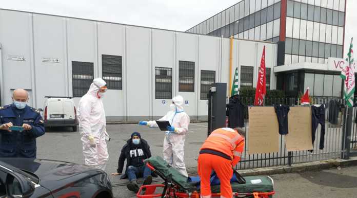 Tensione alla Voss, sindacalista urtato dall’auto del dirigente