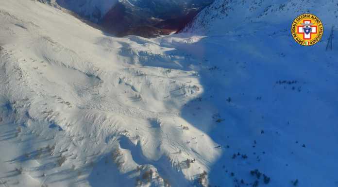 Grossa valanga a Monno, una persona recuperata in gravi condizioni