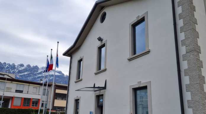 Frasi razziste sul bus, Linee Lecco condanna l’episodio e si scusa ufficialmente