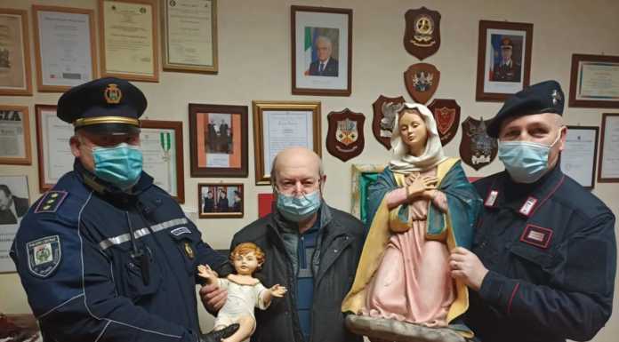 Cesano Boscone. A Natale ruba le statue del presepe, denunciato il responsabile