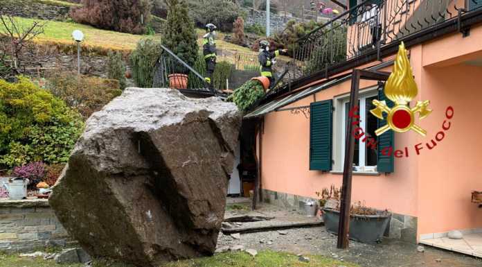 San Siro, grosso masso si stacca e rotola contro un’abitazione, nessun ferito