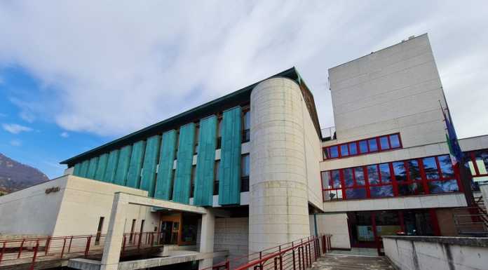 Valmadrera. Approvata la variazione di bilancio 2024/2026 valmadrera_municipio