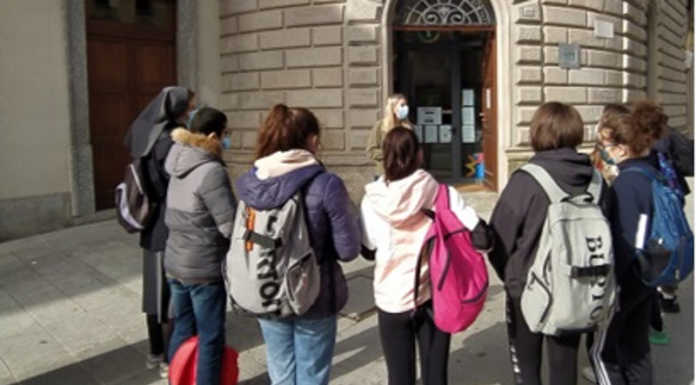 Gli studenti dell’Istituto Maria Ausiliatrice in visita all’Infopoint di Lecco Studenti Alunni Maria Ausiliatrice Infopoint Lecco