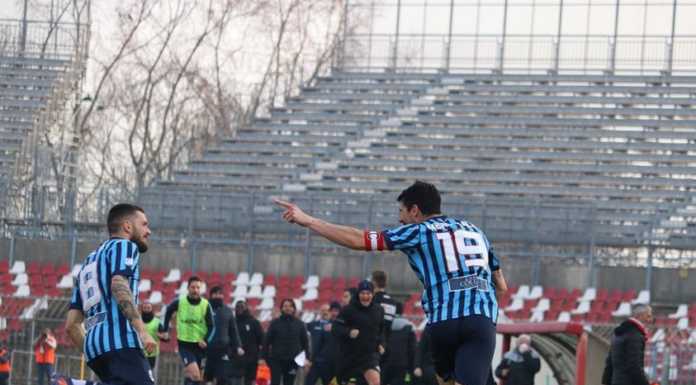 Calcio Serie C. Al Lecco basta un gol di Merli Sala per battere il Piacenza L'esultanza di capitan Merli Sala dopo il gol vittoria (credit foto Calcio Lecco 1912)