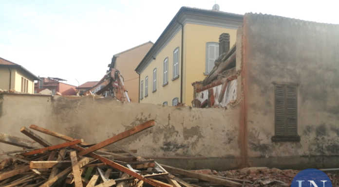 Cernusco, al via i lavori in piazza della Vittoria. Demolita l’aletta dell’ex Municipio Demolizione aletta ex Municipio Cernusco