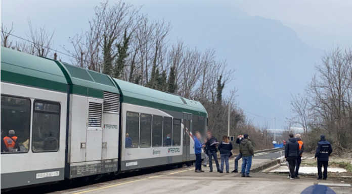 Tragedia in stazione a Sala al Barro: trovato un cadavere lungo i binari