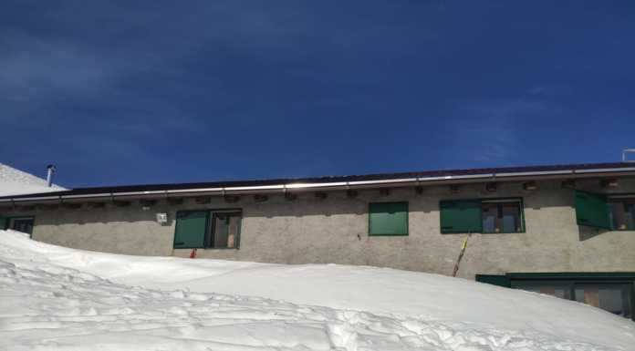 Val Biandino: il rifugio Santa Rita “abbracciato” dalla neve Rifugio Santa Rita inverno 2021