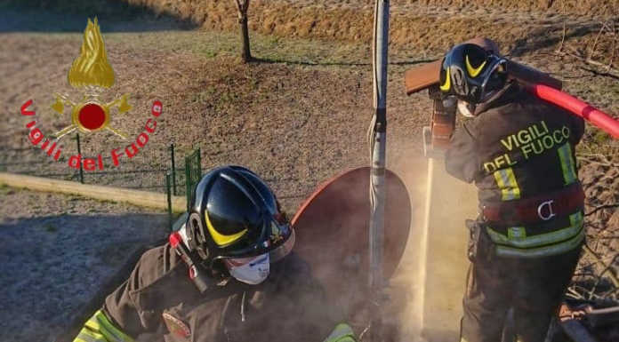 A fuoco il tetto di una villetta, paura ad Annone Brianza Vigili del Fuoco Annone Brianza incendio tetto