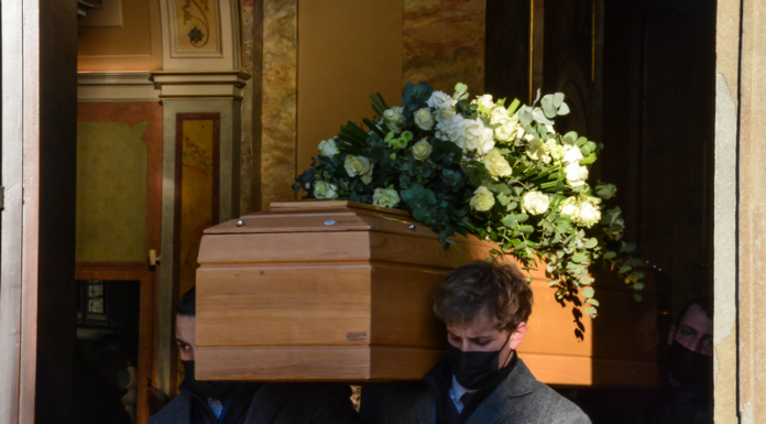 Malgrate, l’ultimo saluto a Stefano Buffoni: “Ti ricorderemo sempre con il sorriso”