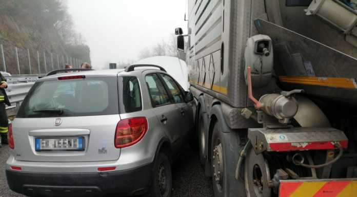 Mandello. Maxi incidente sulla SS36 in direzione sud, strada chiusa al traffico