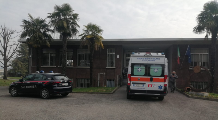 Casatenovo: cellulare di un’alunna si guasta e prende fuoco. Arrivano i pompieri