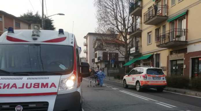 Merate, malore in Viale Verdi, soccorso un uomo merate malore viale verdi