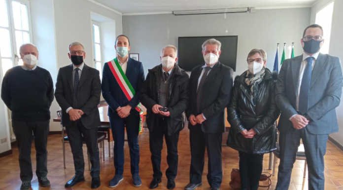 Valgreghentino. Il Prefetto consegna la Medaglia d’Onore ai famigliari di Mario Ripamonti