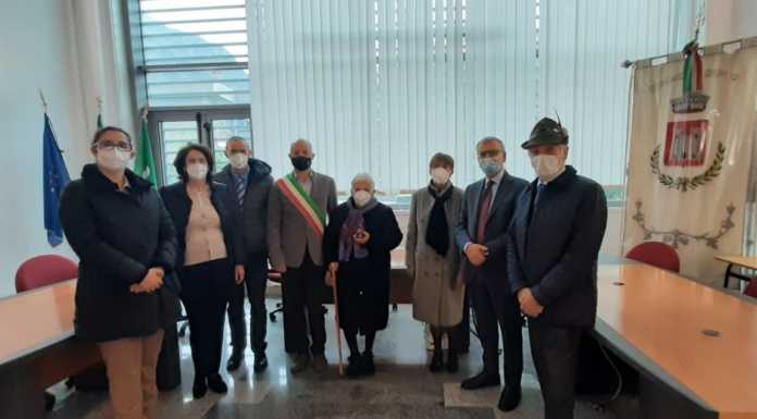 Dervio, medaglia d’onore a Onorato Pandiani, reduce dei lager onorato pandiani medaglia onore deportati dervio