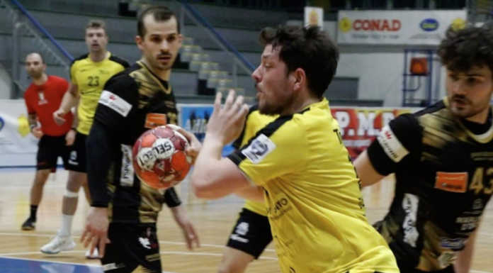 Pallamano. Il Salumificio Riva Molteno sconfitto in casa dal Ventimiglia