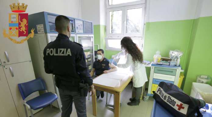 Lecco, iniziate le vaccinazioni anti-Covid ai Poliziotti con AstraZeneca vaccinazioni anti covid polizia questura di lecco