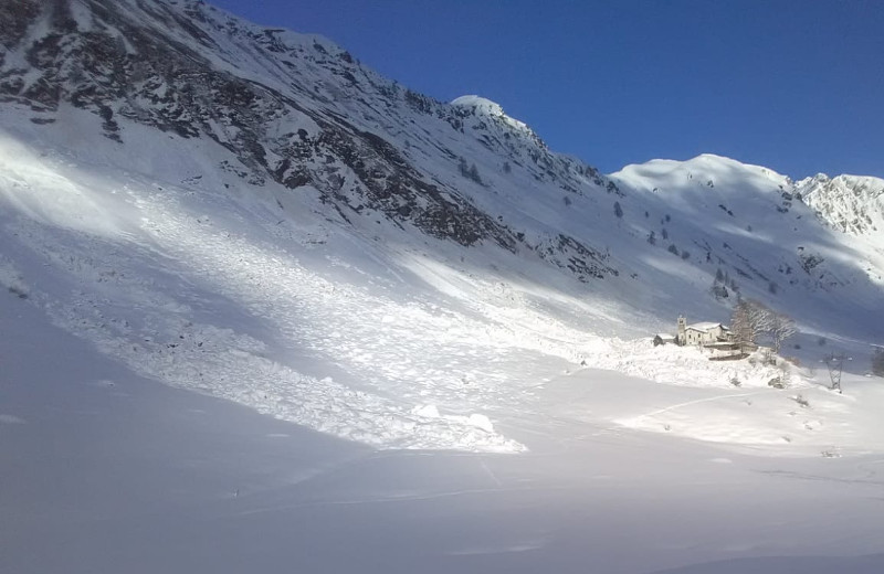 Valanga Val Biandino Santuario Madonna della Neve