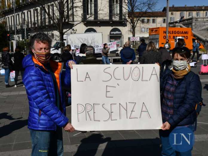 protesta priorità scuola