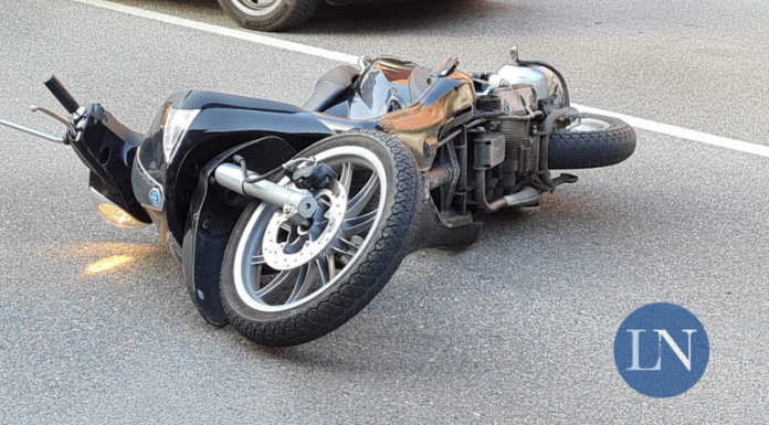 Incidente in viale Adamello a Lecco, coinvolto uno scooter e un’auto Moto Incidente Viale Adamello Lecco
