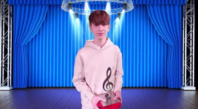 Valgreghentino. Luca Vidale vince il 13° festival canoro “Musica per il Maestro” Il vincitore Luca Vidale