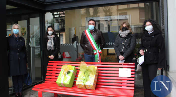 Olgiate: libri e dvd alla biblioteca e uno striscione in stazione perché sia sempre la festa delle donne