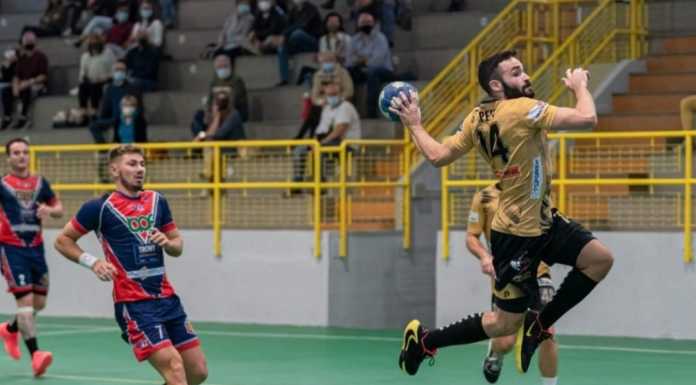Pallamano. Salumificio Riva Molteno vince e resta in corsa per la salvezza Salumificio Riva Molteno pallamano