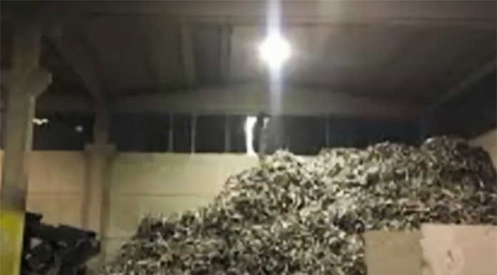 Traffico di rifiuti ferrosi, regolarizzati con falsi documenti e rivenduti alle aziende