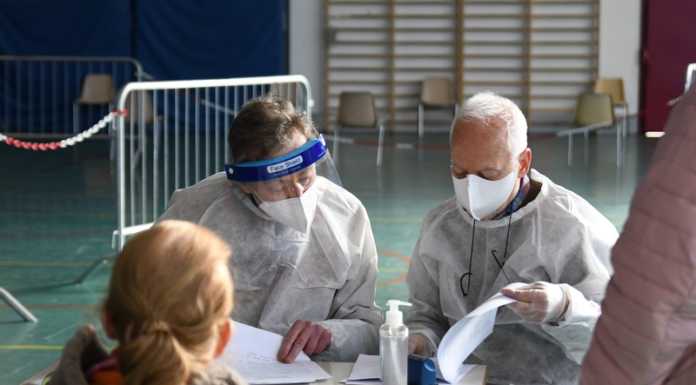 Bellano chiude il 1° ciclo agli over 80. Andrea Vitali: “Vacciniamo il loro tempo”