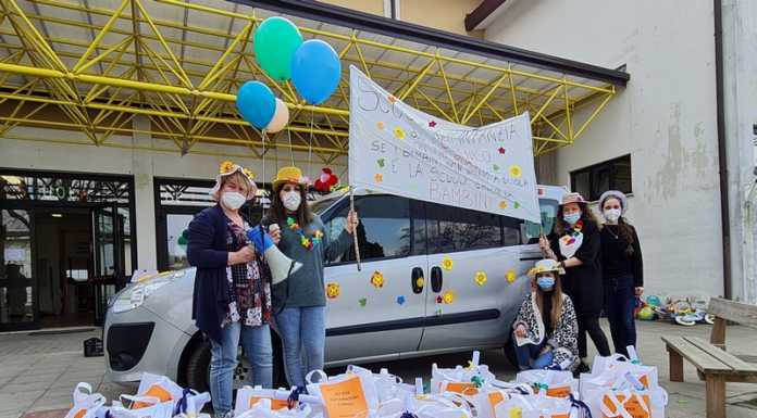 Calolzio. L’asilo va a casa dei bimbi, le maestre di Foppenico sono… on the road