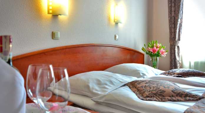 Lecco. Federalberghi e Consorzio Albergatori contro il decreto sostegni hotel albergo