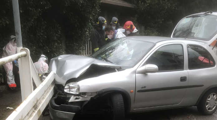 Cremeno. Incidente in località Maggio, auto va a sbattere contro il guardrail