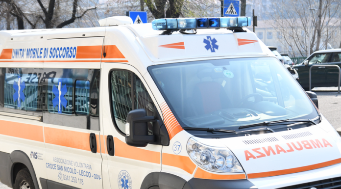 Incidente sulla 36 dir: motociclista finisce a terra ambulanza-lecco soccorso