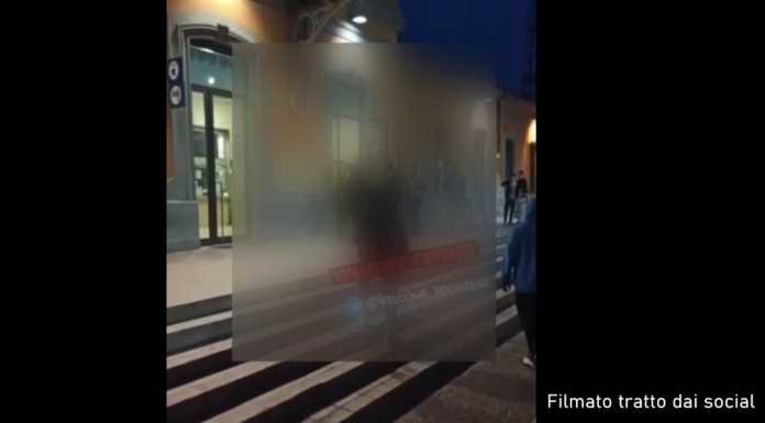 Lecco. In stazione aggressione a colpi di bastone, l’accaduto in un video