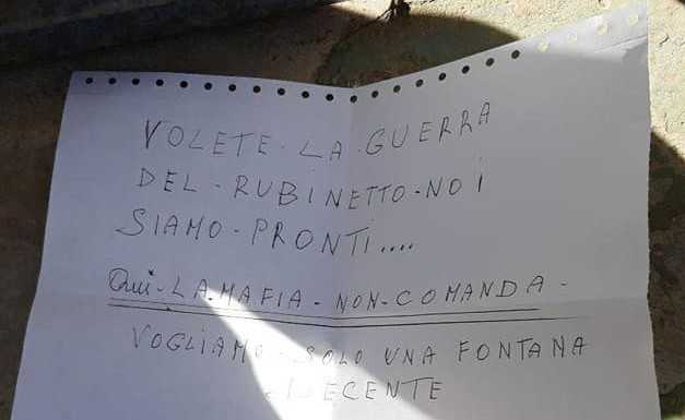 Premana. Minacce, insulti e vandalismi per… una fontana