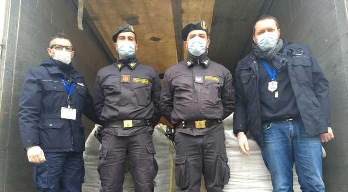 Spedizione illegale di rifiuti fermata alla dogana di Ponte Chiasso