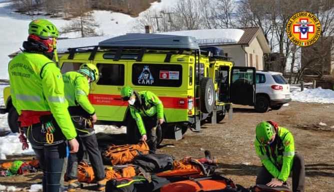 Si perdono scendendo dal rifugio Bogani, soccorsi due escursionisti
