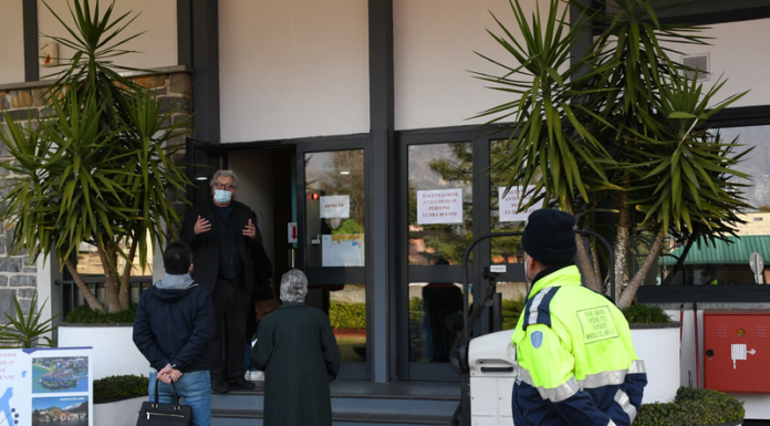 Mandello. Casa Comune contro la chiusura del centro vaccinale