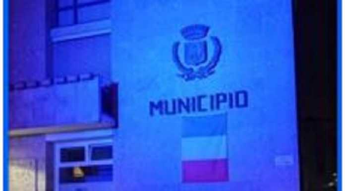 Casatenovo, il Municipio si tinge di blu per giornata sull’autismo