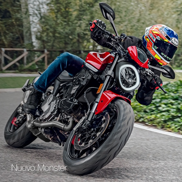 Moto Ducati Monster